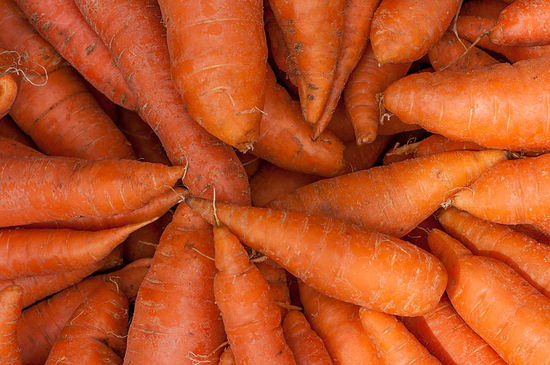 800px-Carrots_..jpg